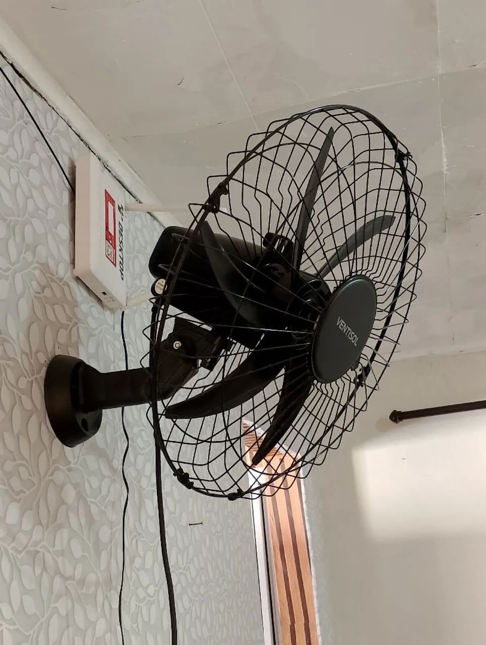 Ventilador novo de parede