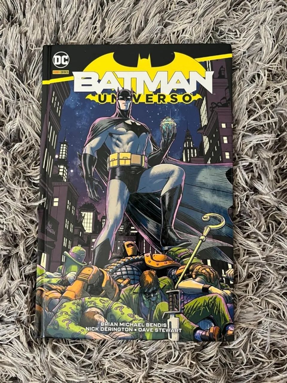 HQs Batman - O Filho do demônio, Planetary e Universo