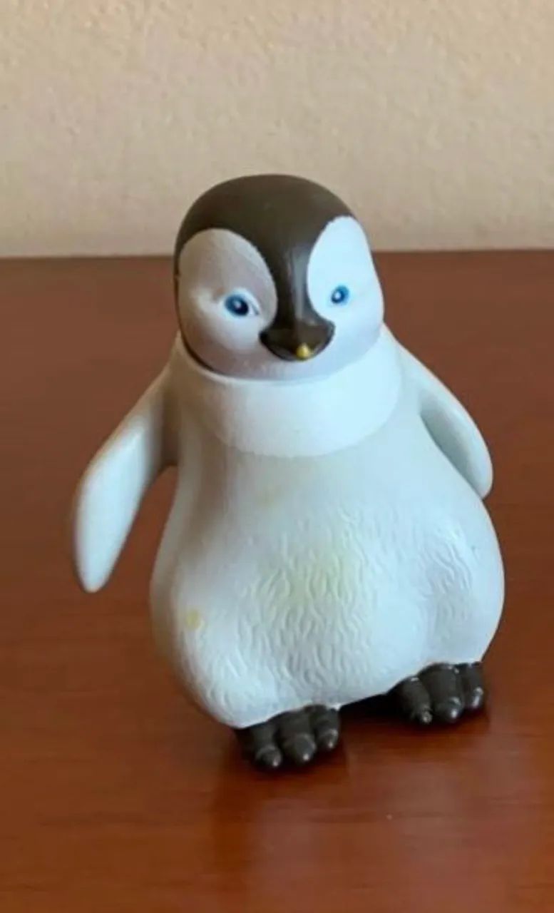 Boneco penguin happy feet