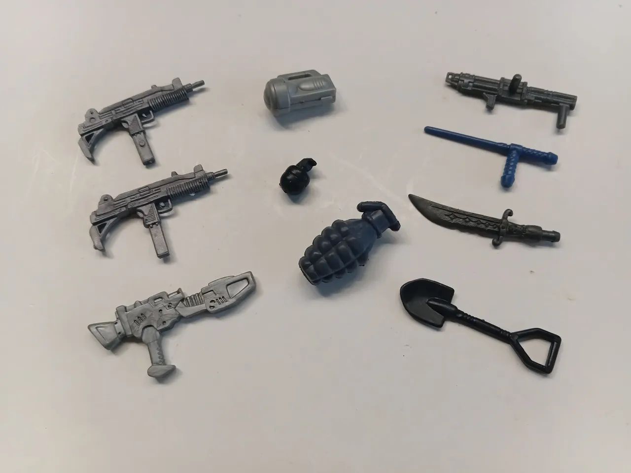 Lote de armas e acessórios (5) - para action figures  - Foto 2