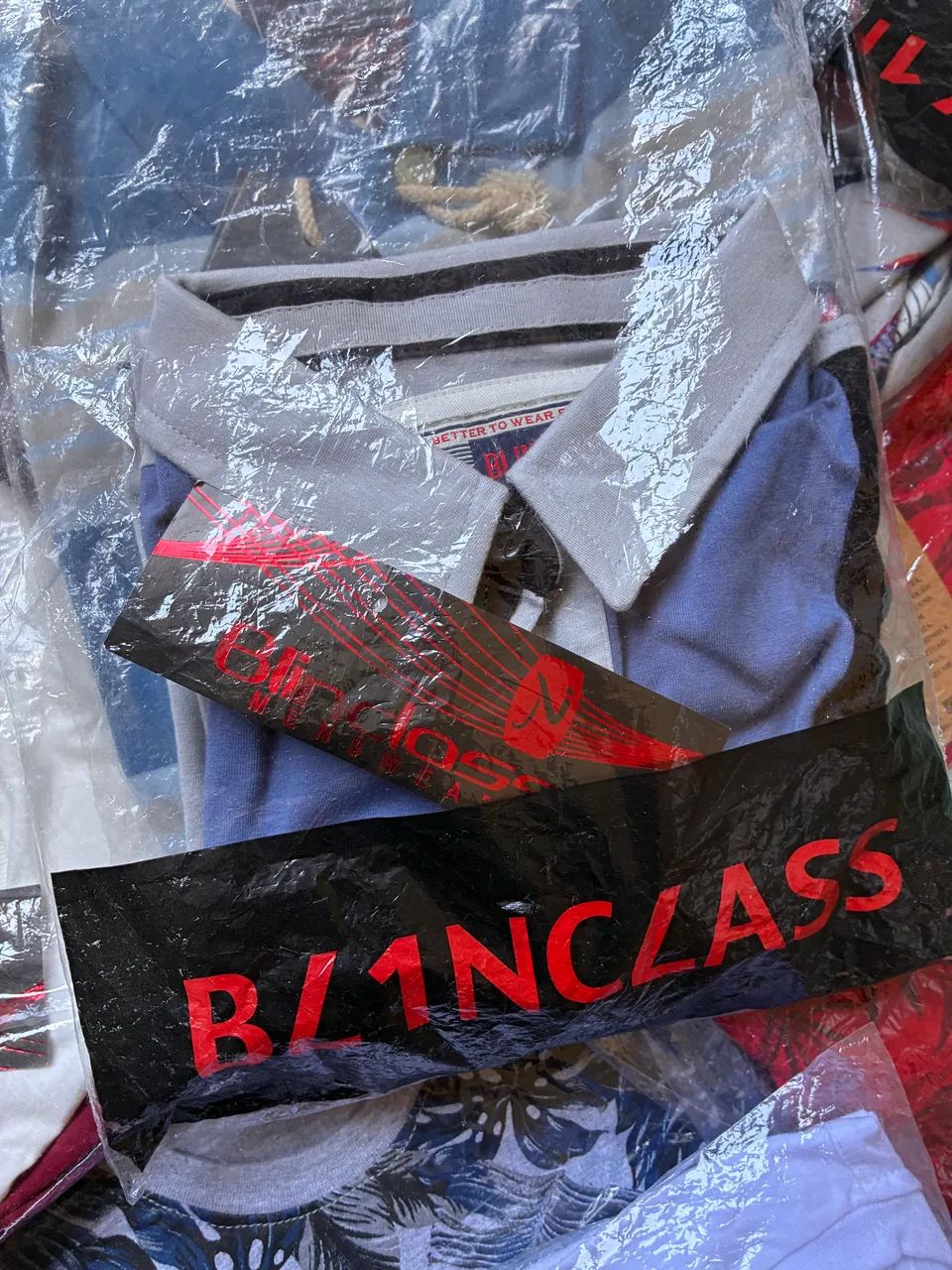 Bermudas e camisas tamanhos variados - Foto 5