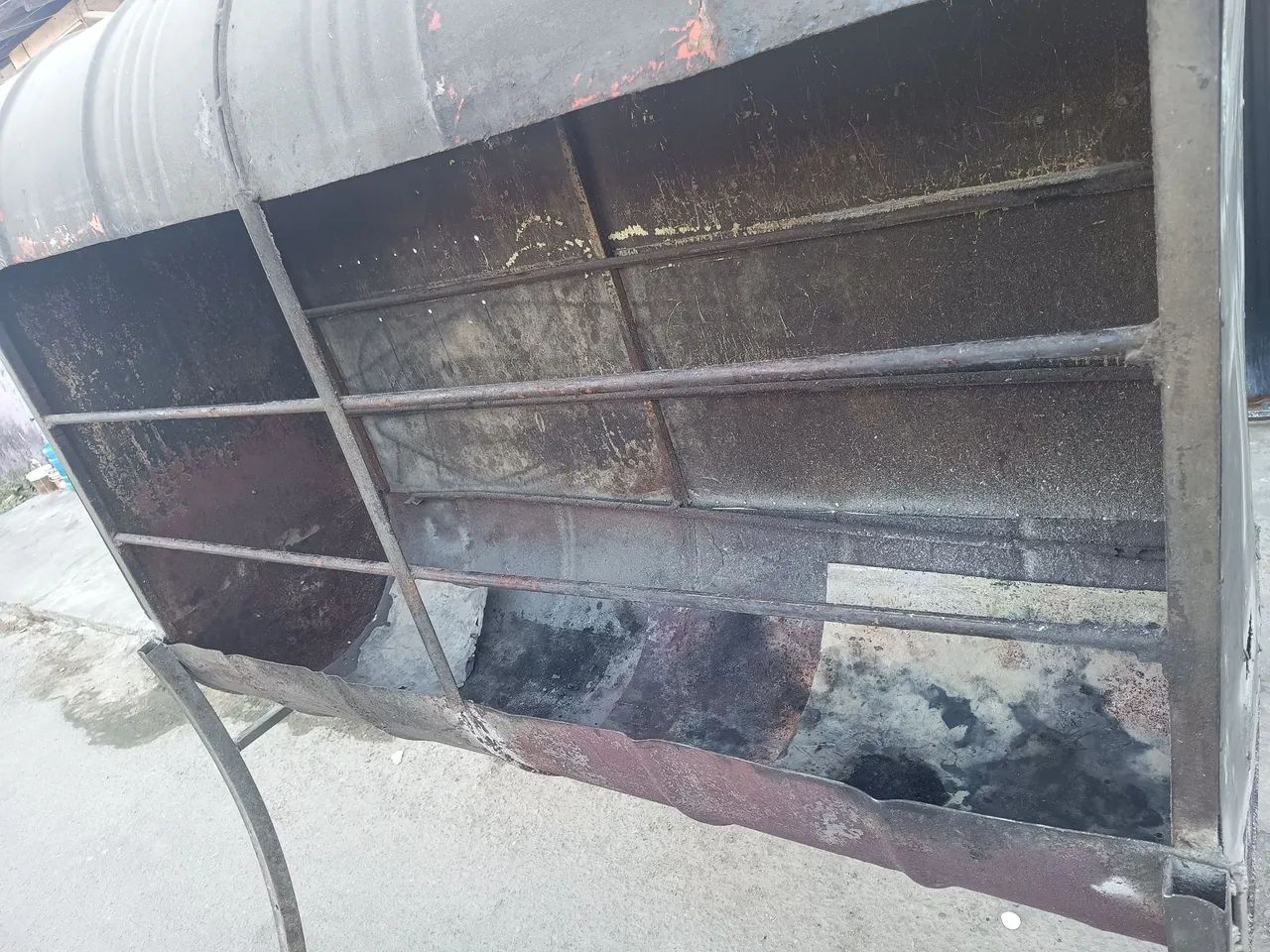 Vendo: Churrasqueira grande muito boa  - Foto 5