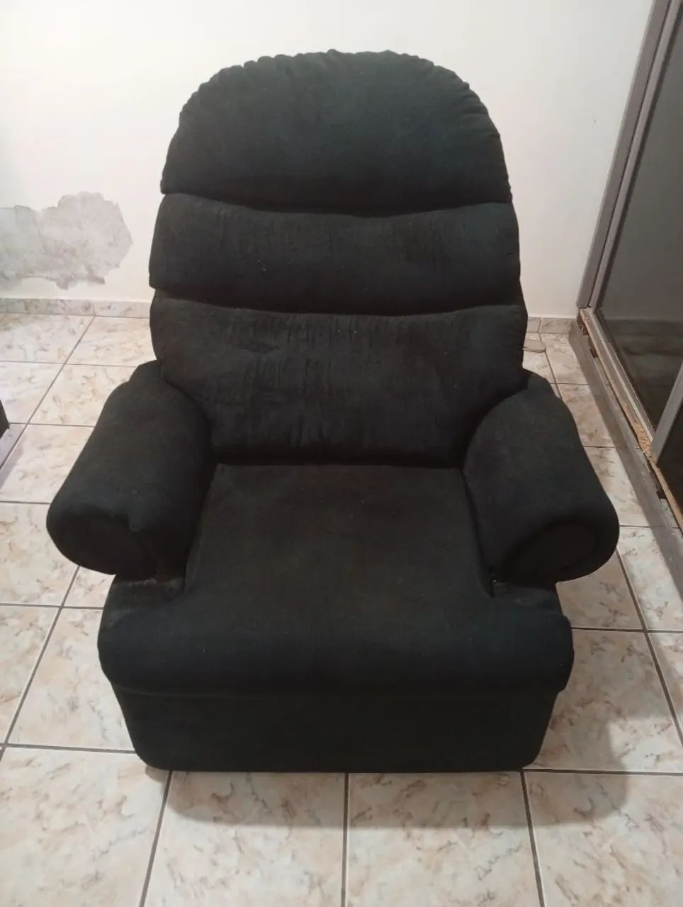 Vendo está poltrona reclinável  - Foto 2