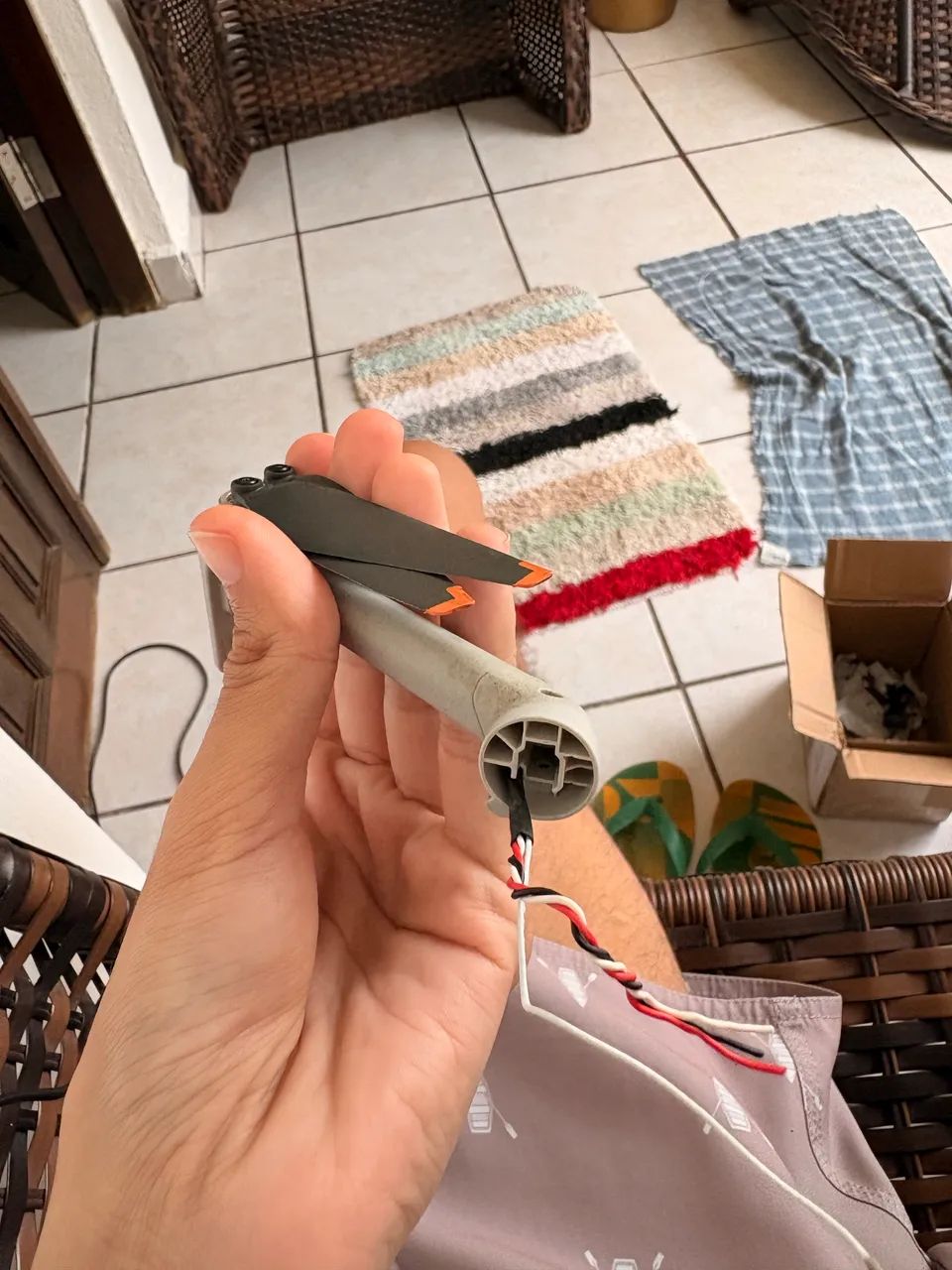Braço DJI mini 4 pro (DIANTEIRO DIREITO)