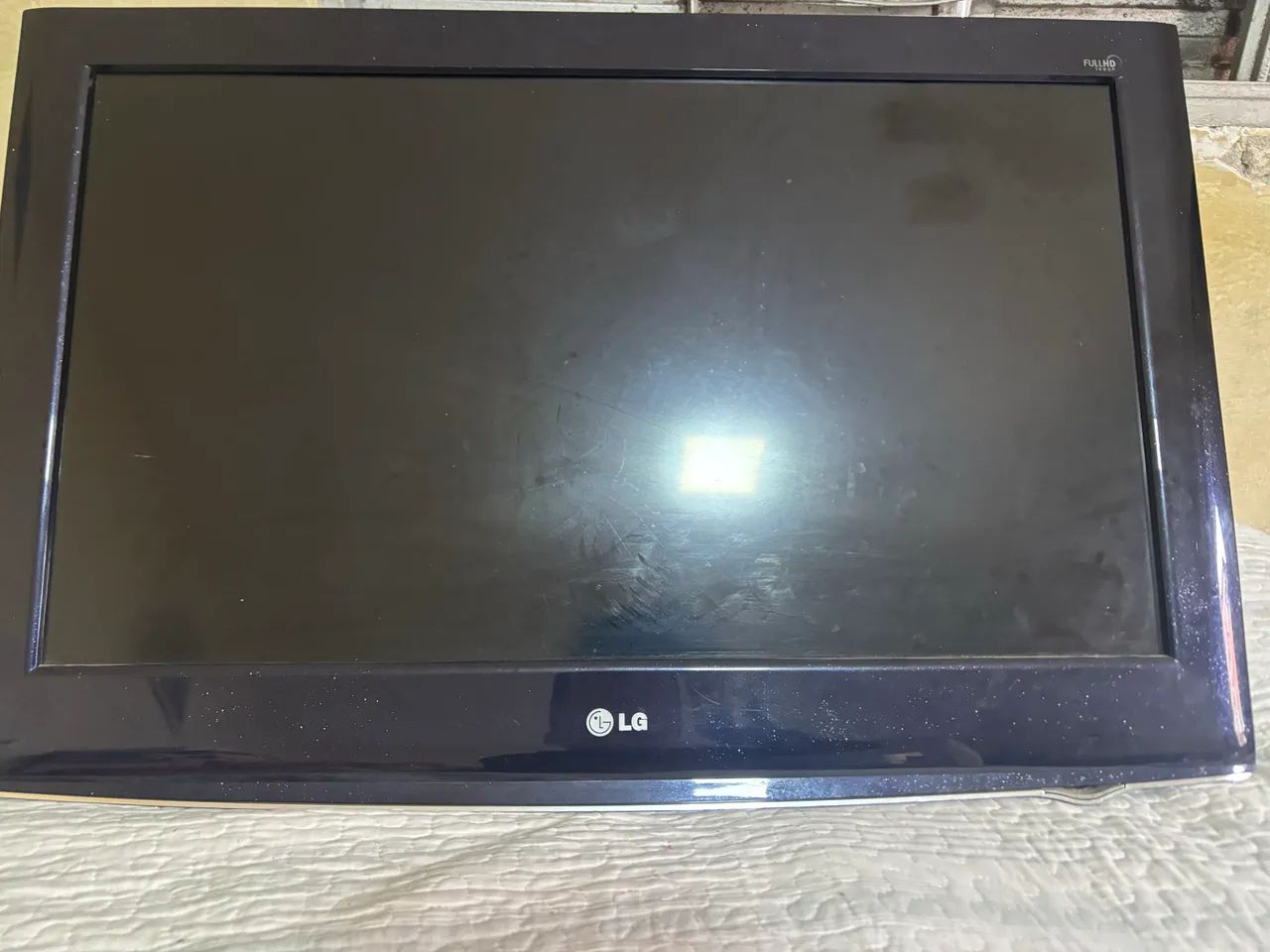 TV LG 32 Polegadas 32LH35F(Com suporte pra colocar na parede)
