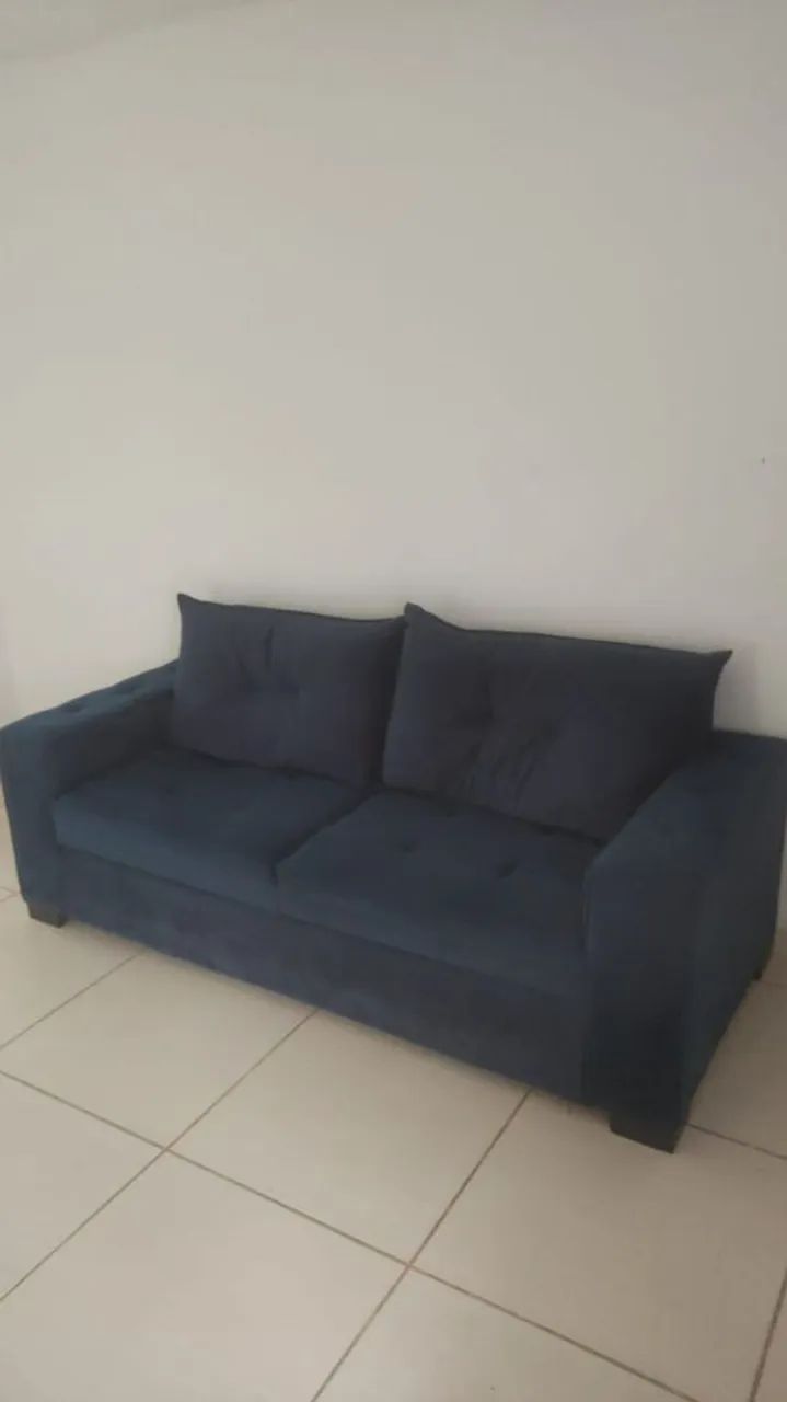 Sofá de veludo semi novo - Foto 4