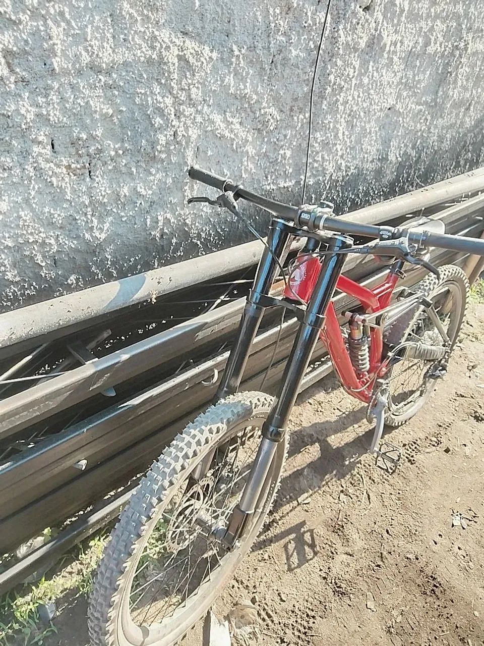 bike full suspension DH kona, faço troca  - Foto 3