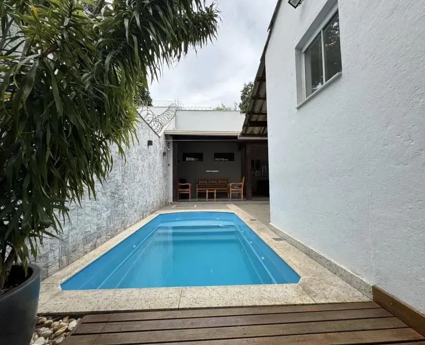 EXCELENTE CASA NO BAIRRO TREVO COM QUATRO QUARTOS - Foto 2