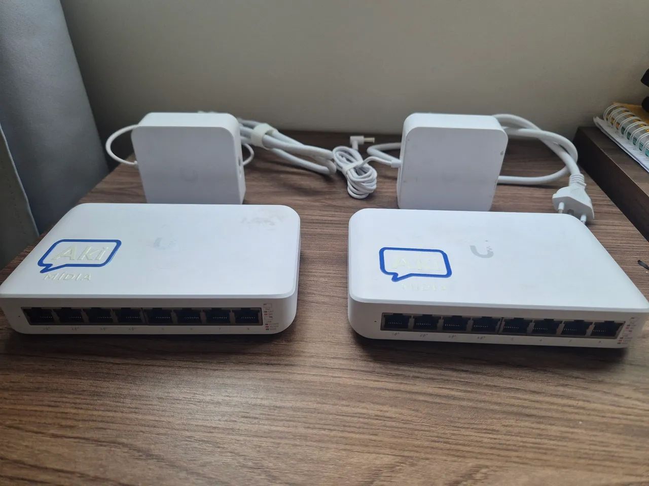 2 Switch Ubiquiti Lite 8 Poe + 1TP LINK - Foto 3