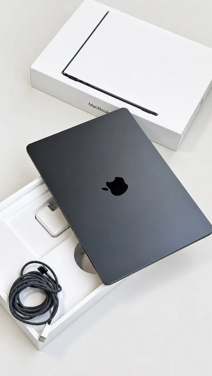 Apple Macbook Air M3 A3113 13.6 Ssd 256gb 16gb Excelente Cinza