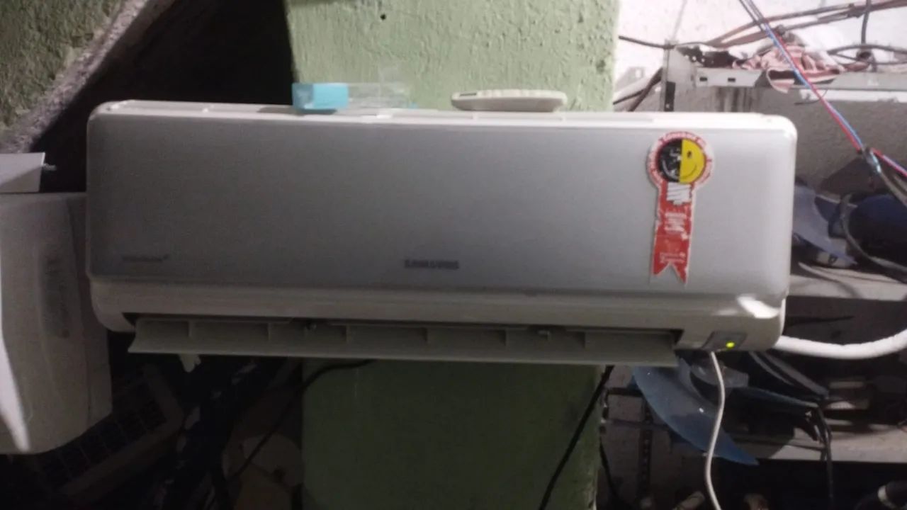 9,000 BTU Air Conditioner Installed with Up to 2 Meters of Piping, 90-Day Warranty