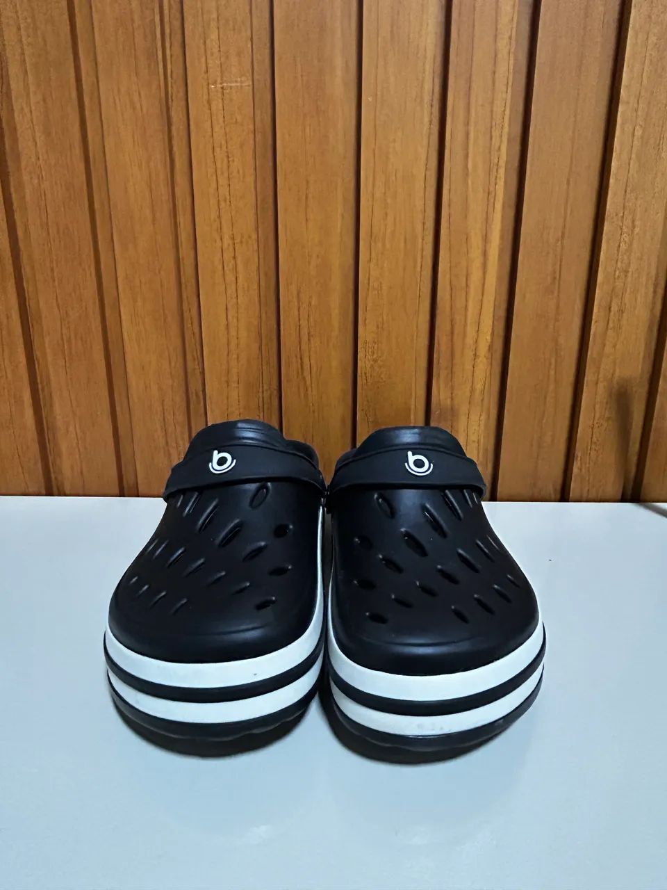 Sapato estilo Crocs - Foto 4