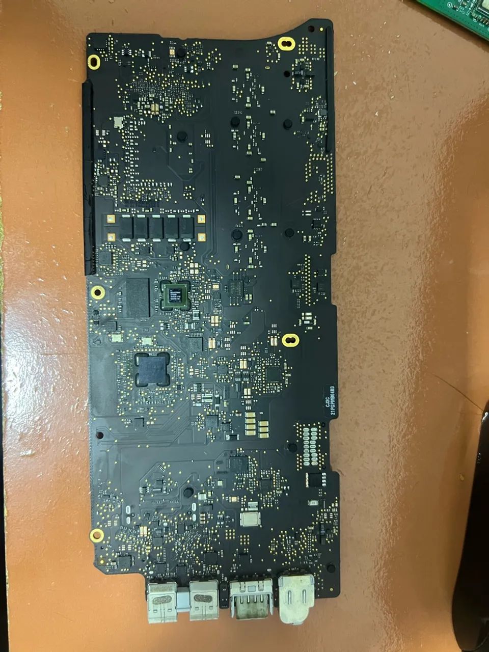 Placa Mãe Logic Board MacBook Pro Retina 13" A1502 (2015) - i5 / 8GB - Foto 2