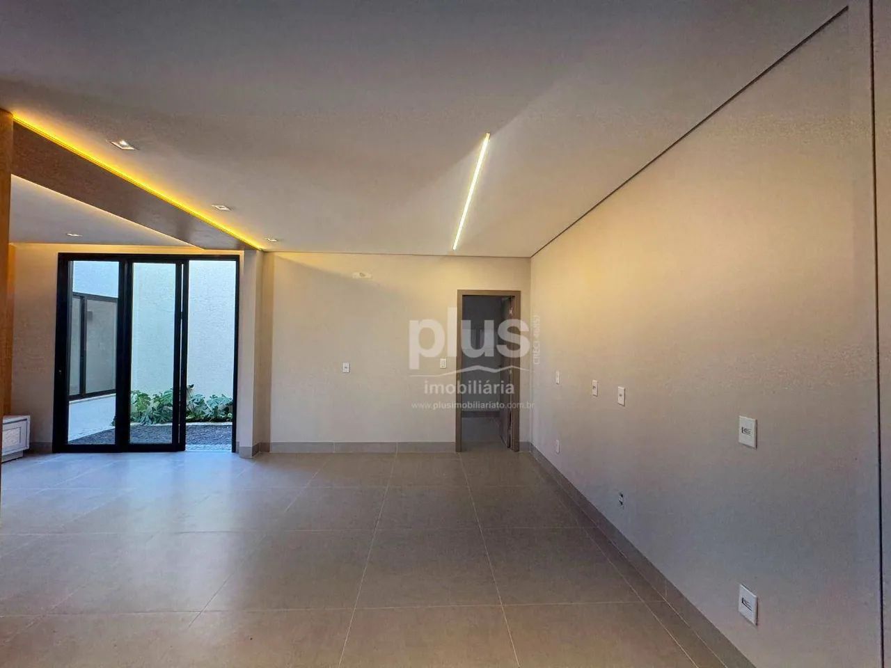 Sobrado Ouro à Venda | 505 Sul | 4 Suítes | 210 m² - Foto 5