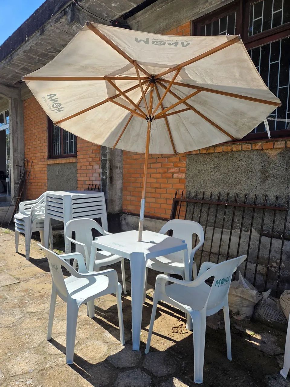 Conjunto pra comércio de praia cadeira e mesa