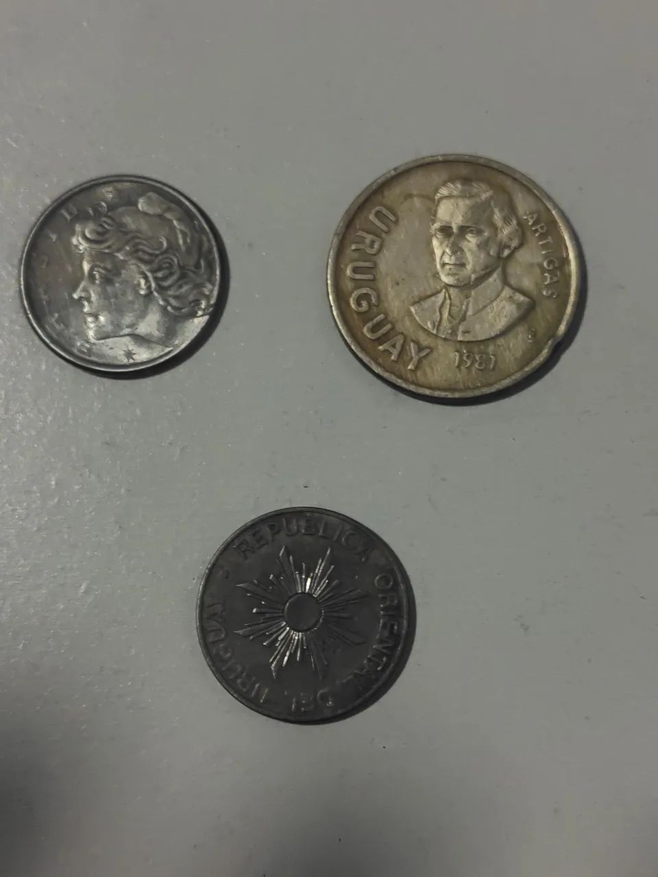 Lote com 3 Moedas Antigas do Uruguai (Coleção / Numismática)