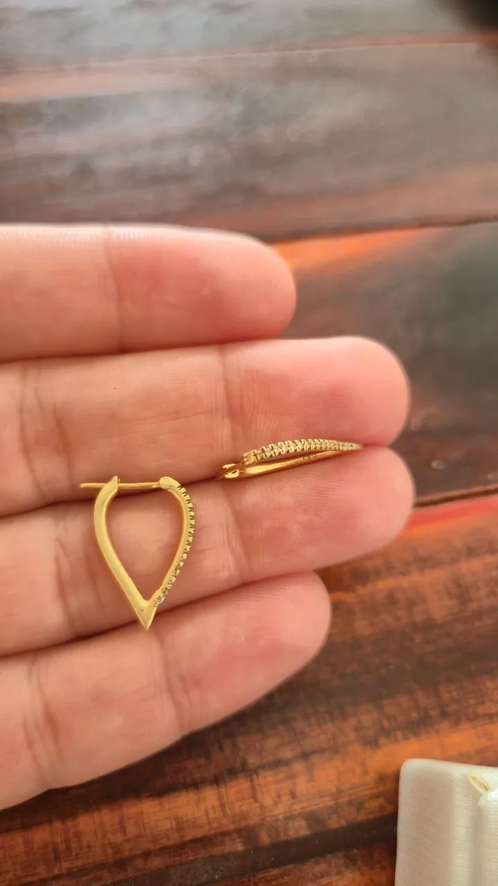 Argola ouro 18k cravejada - Foto 3