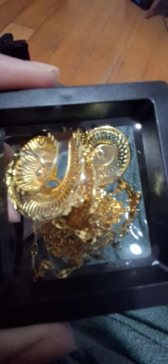 Conjunto de joias (brincos, colar e anel ) - Foto 2