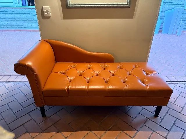 Namoradeira estofada 