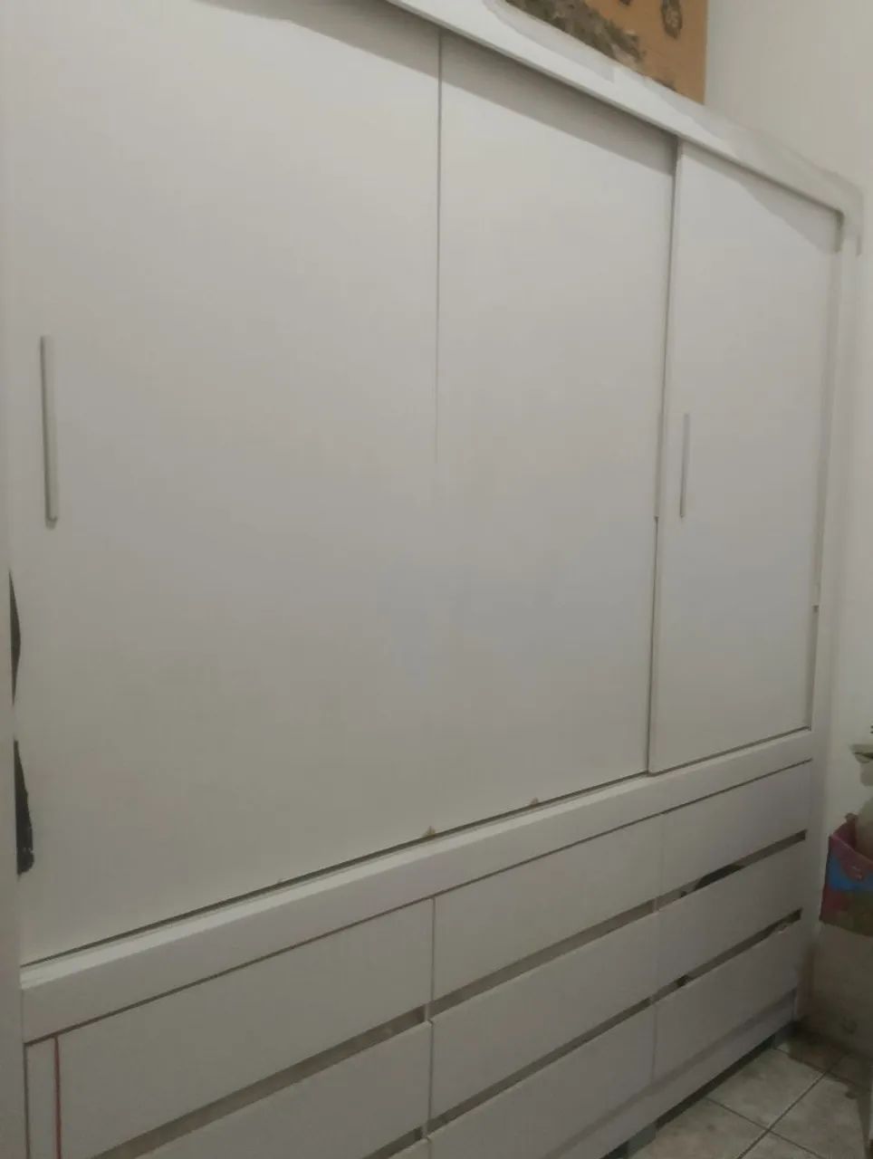 Guarda-roupa com 3 portas e 9 gavetas  - Foto 3