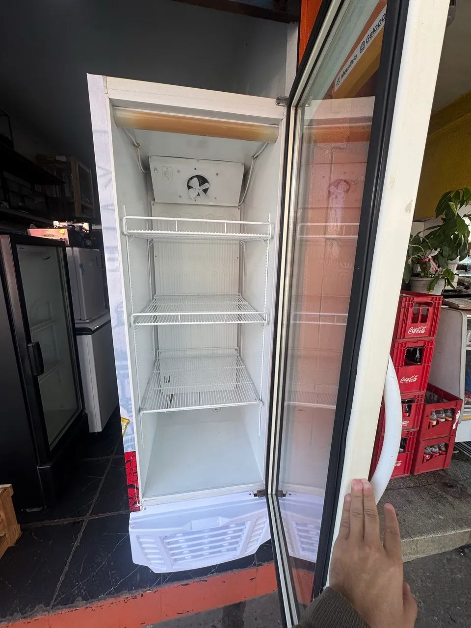 Cooler expositor vertical Refrigerado Gelopar - Foto 4
