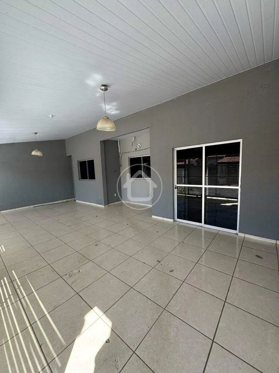 RESIDÊNCIA COM 3 QUARTOS, SUÍTE E LAZER COMPLETO