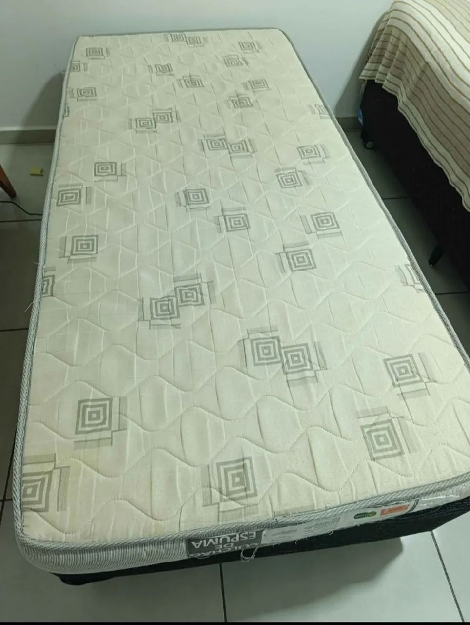 Cama box de solteiro+ colchão 