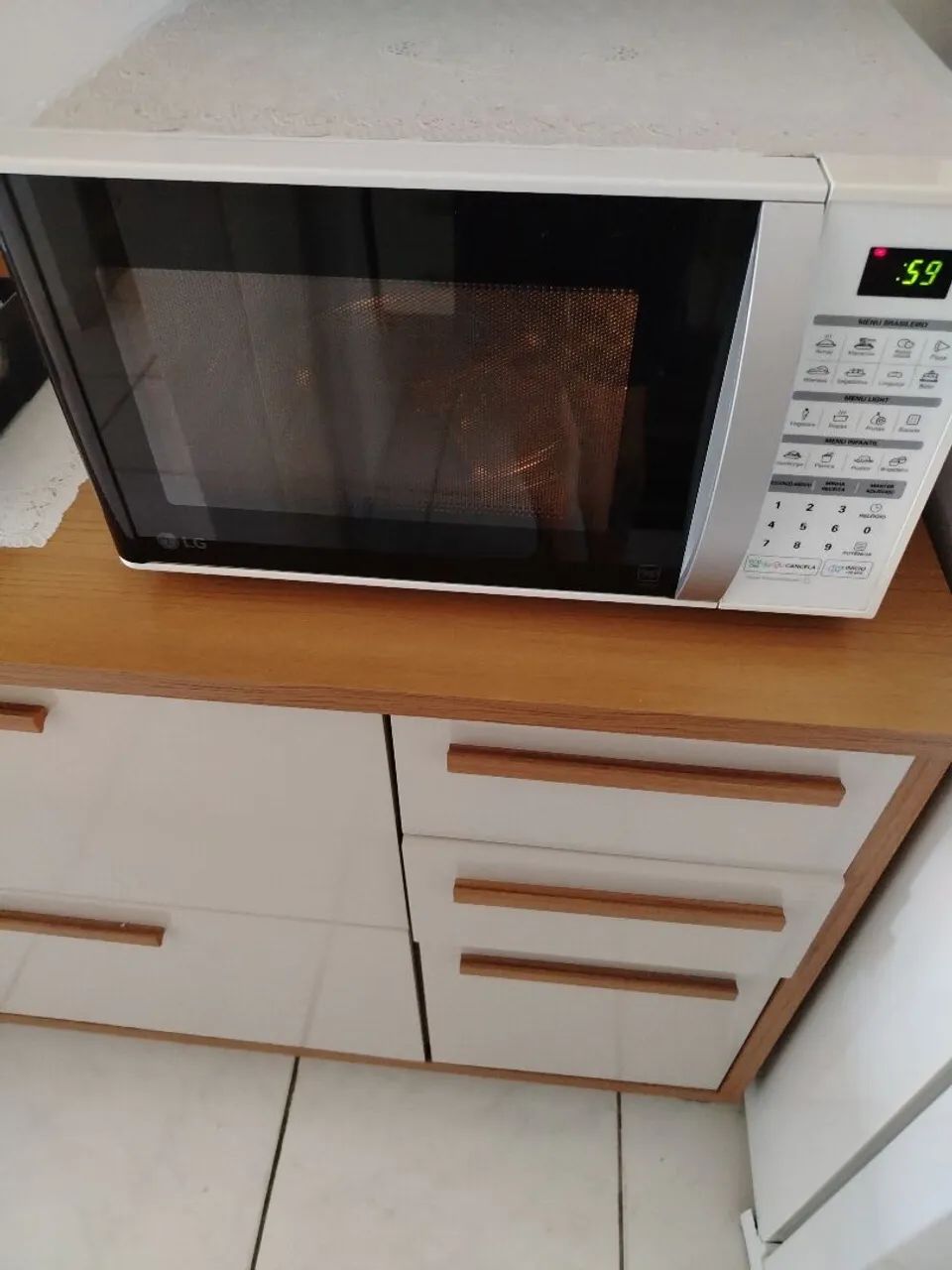 Vendo microondas LG 30 litros.  - Foto 2