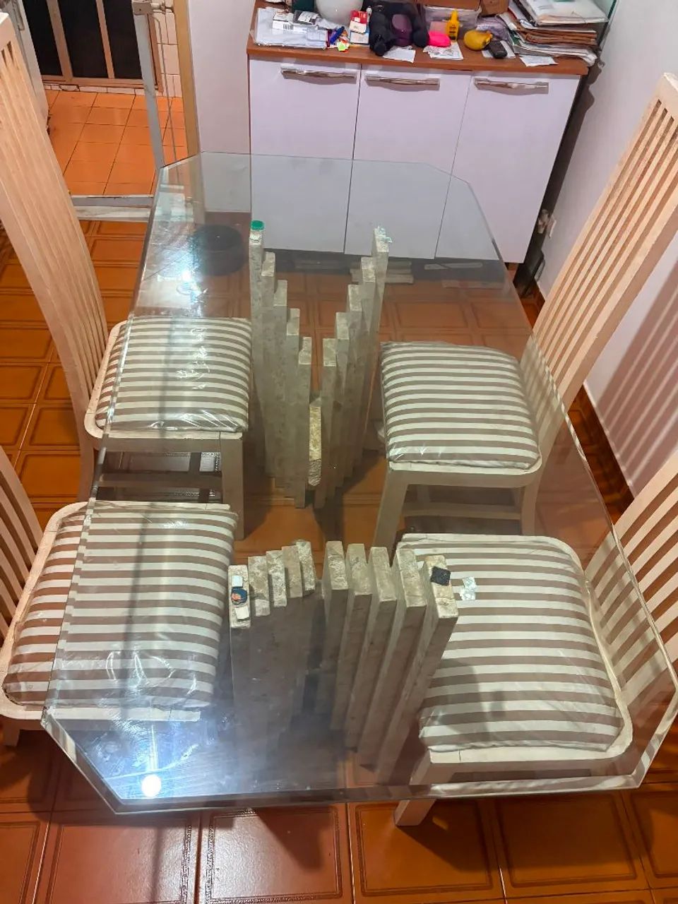 MESA COM 4 CADEIRAS  - Foto 3