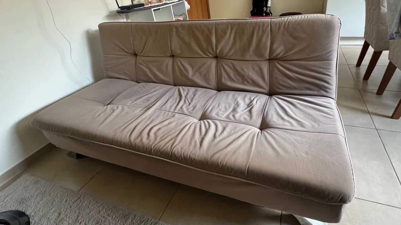 Sofá retrátil marrom