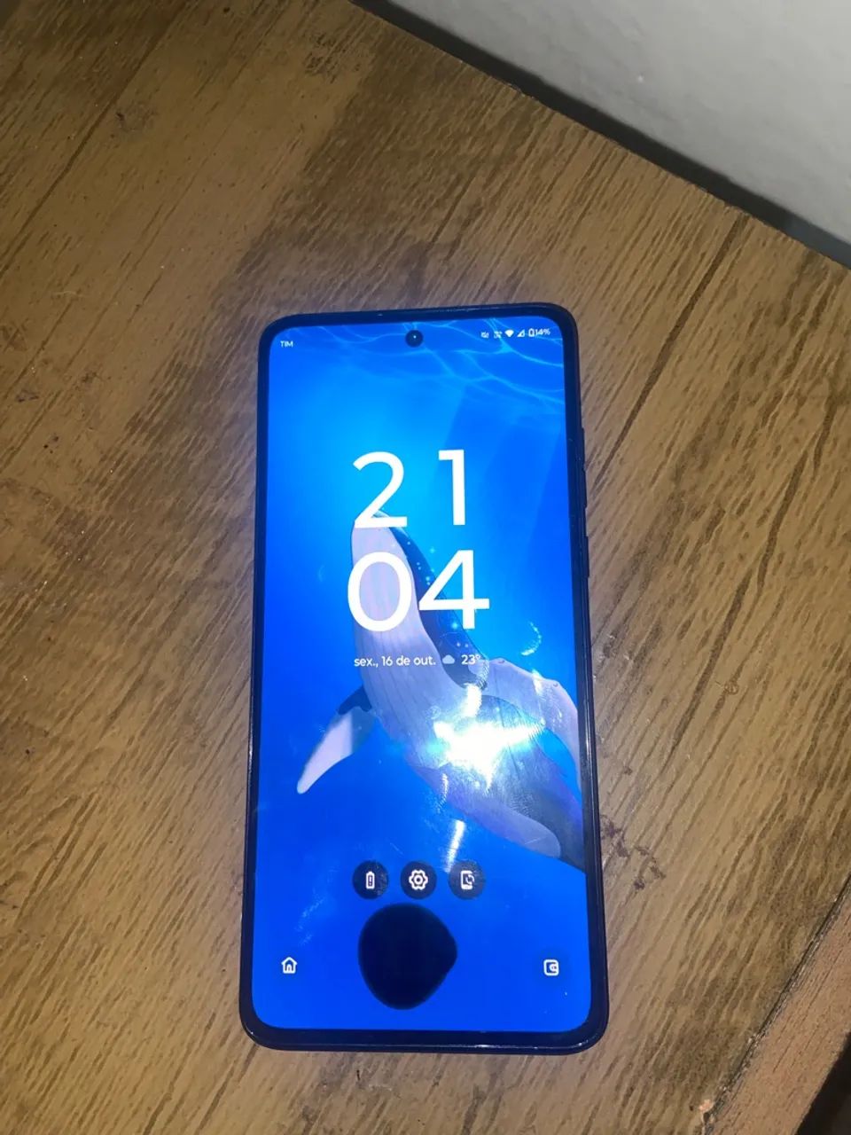 Moto g84 