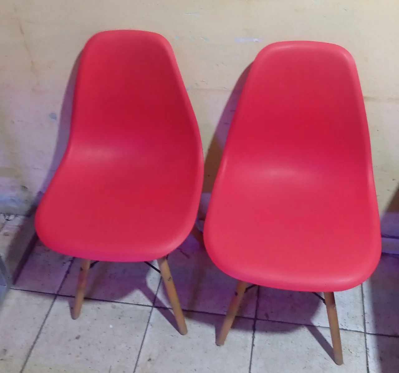2 CASEIRAS PÉ DE PALITO VERMELHA 