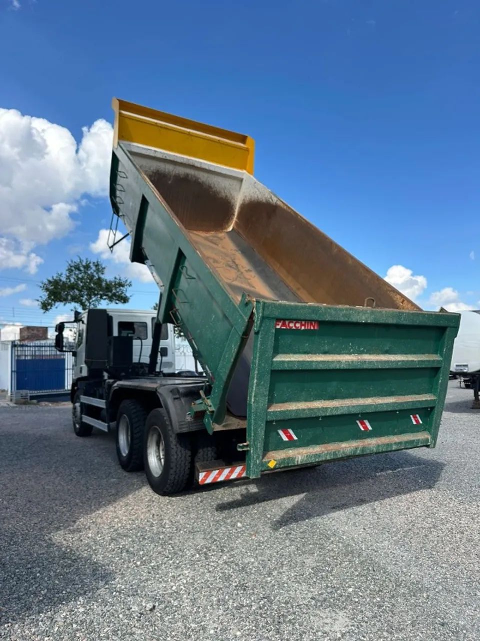 Iveco tector 260e30 6x4 - 2023 - Foto 4