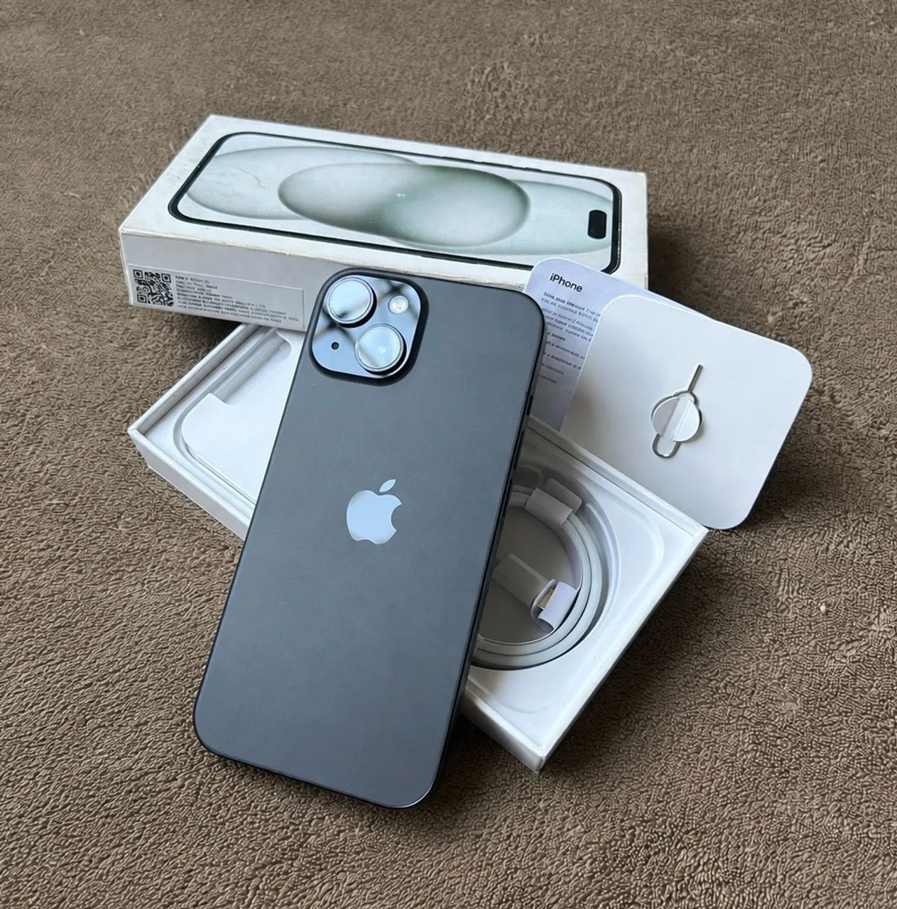 iPhone 15 Preto - 128GB | Caixa e Cabo