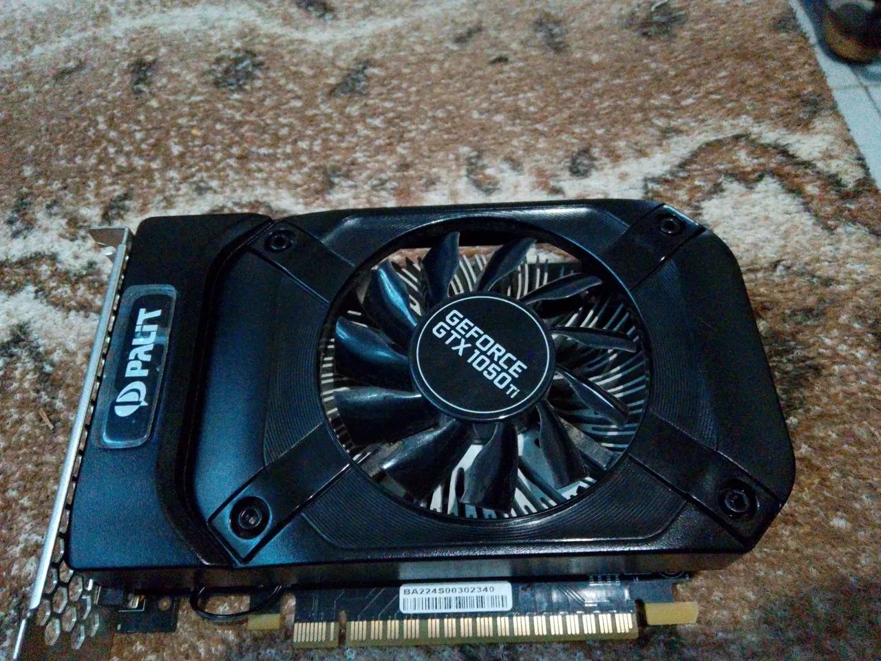 Placa de vídeo GTX 1050 ti de 4 GB de ram nova