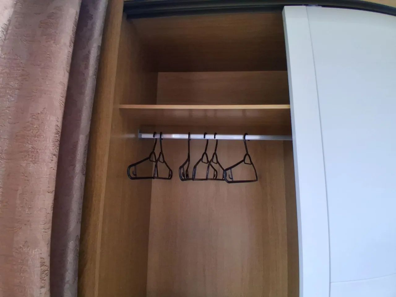 Guarda roupas de solteiro - Foto 5