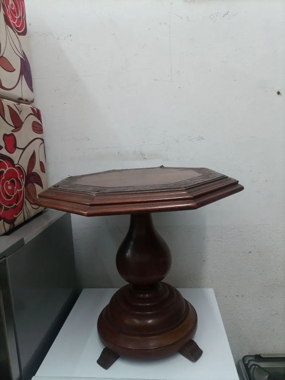 Mesa de centro antigo cerejeira 65 x 56  - Foto 4