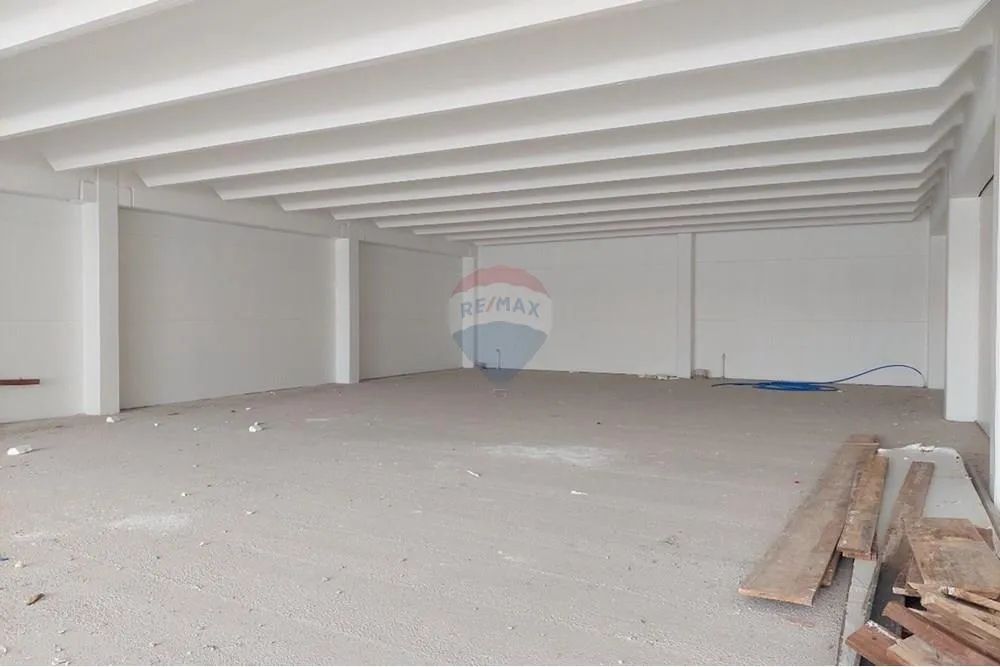 "Ponto Comercial Ideal em RS: 700m² Disponível" - Foto 5