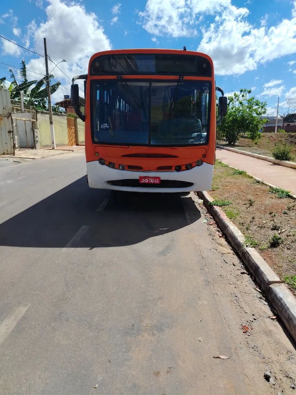 Ônibus Mercedes apache 52 lugares. 