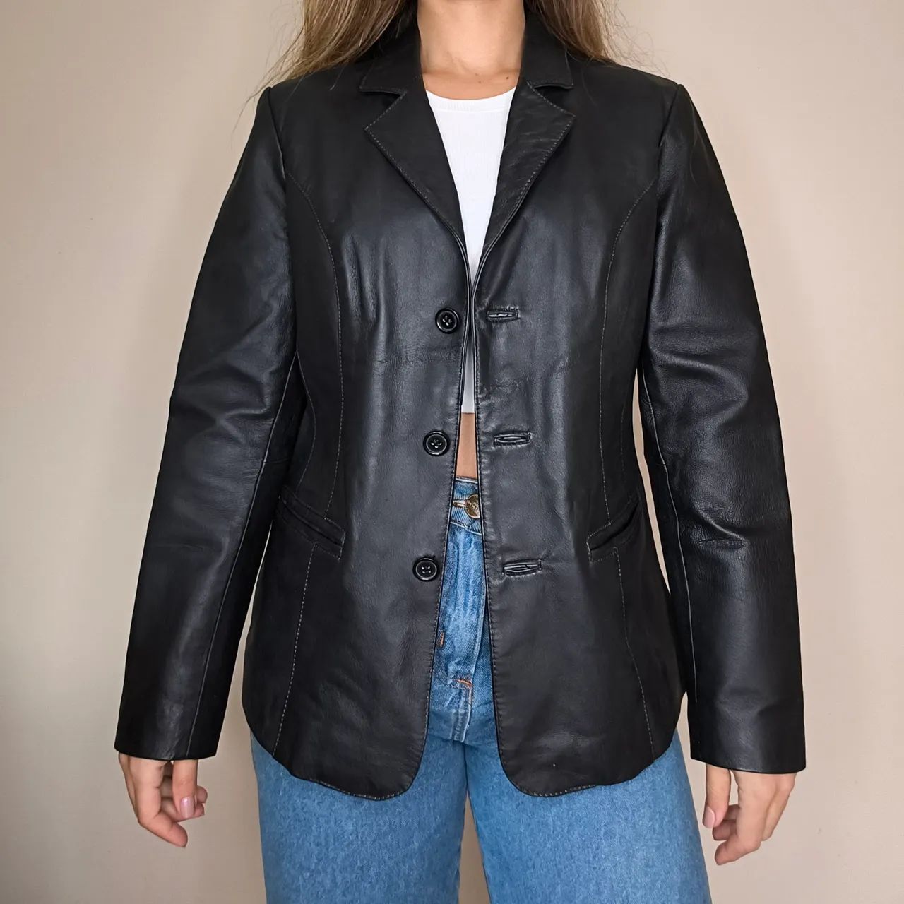 Jaqueta Blazer de couro legítimo preta feminina Tam M - Foto 2