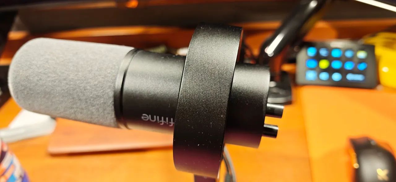 Microfone dinâmico Fifine k688 preto  - Foto 2