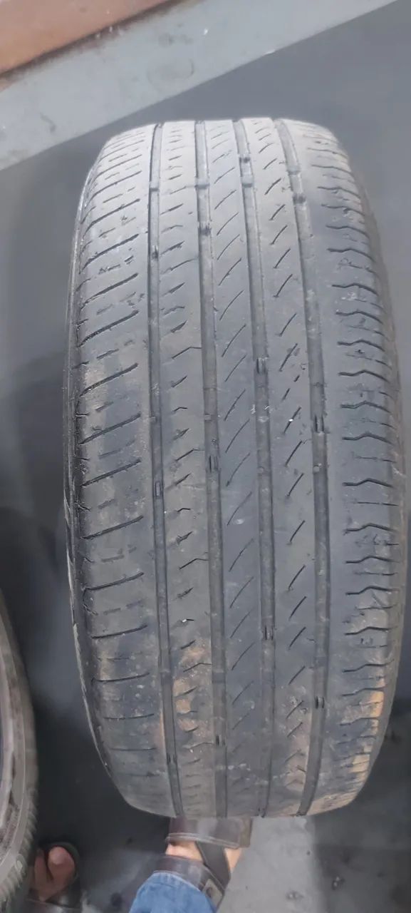 Pneu 205 60 R16 Continental  Usado  - Foto 3