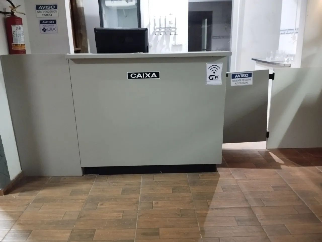 Vendo balcão caixa completo  - Foto 4