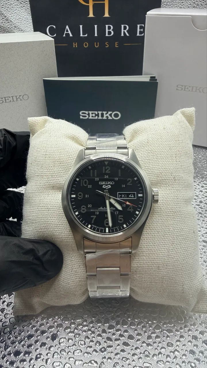 Seiko 5 Sport Field 
