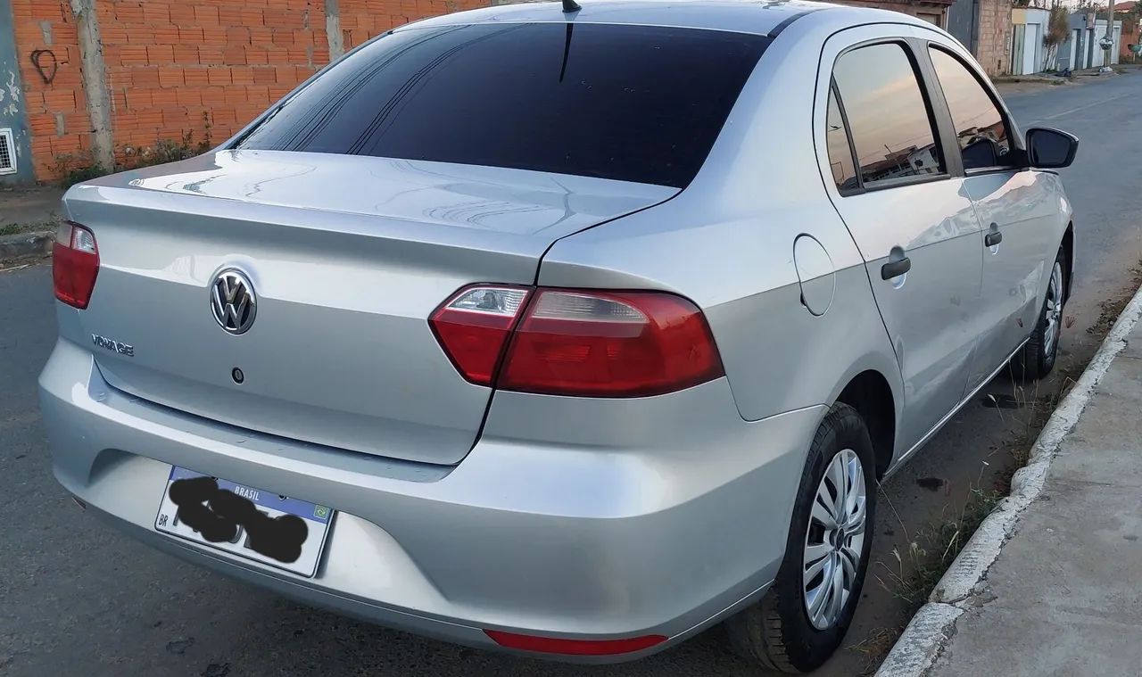 Volkswagen Voyage 2015