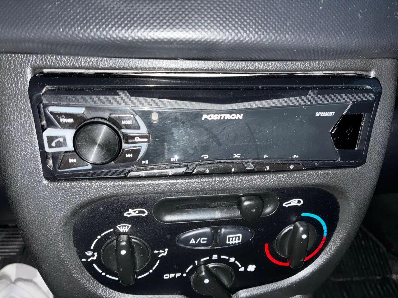 Rádio automotivo 