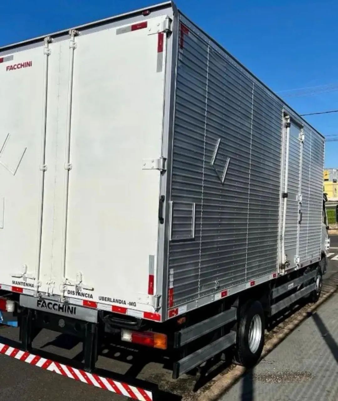 MB Accelo 1016 - Foto 4