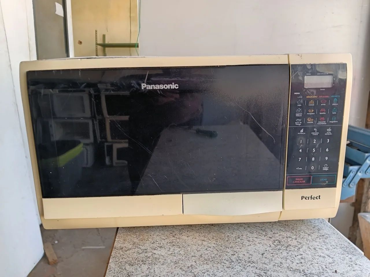 Micro-ondas funcionando  130,00
