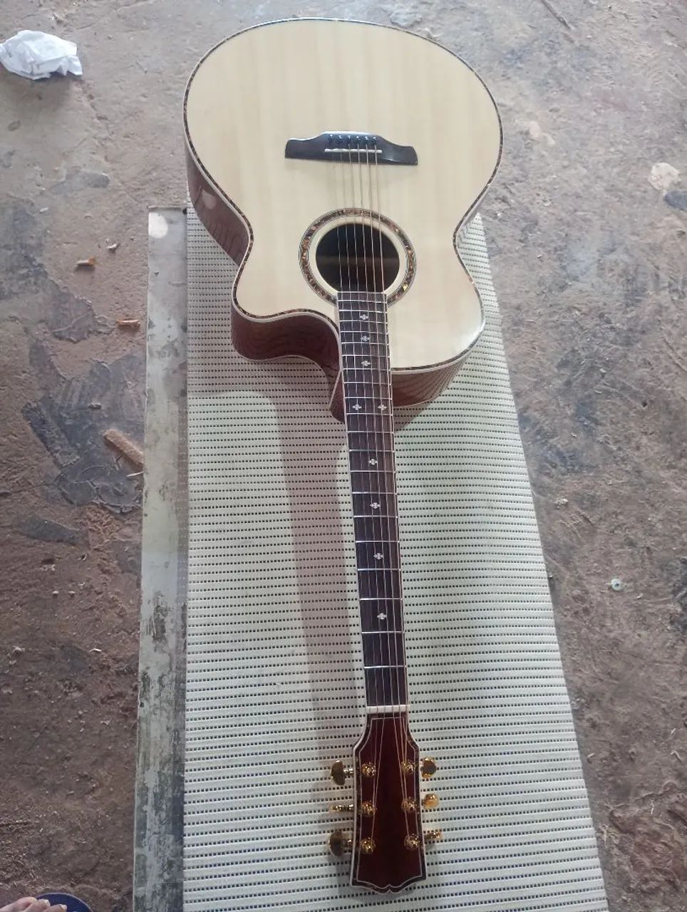 Vendo violão zero feito a mão por Luther captacao Fishiman interna - Foto 2