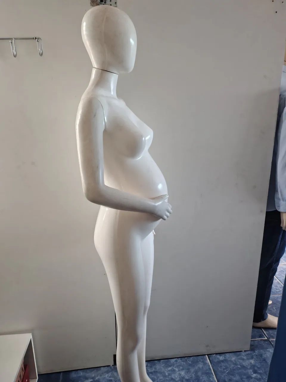 Vendo manequim de grávida  - Foto 2
